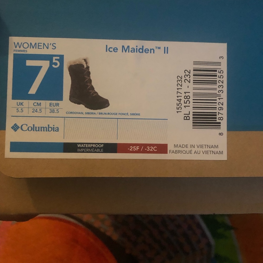 Brand New Snow Boot